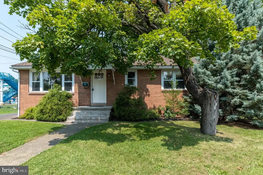 535 W Mill St, Quakertown, PA 18951 - #3