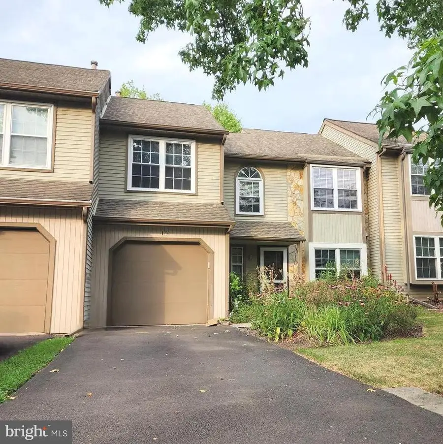 15 Laurel Cir, Newtown, PA 18940 - #2