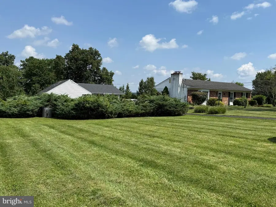 150 Irish Meetinghouse Rd, Perkasie, PA 18944 - #2
