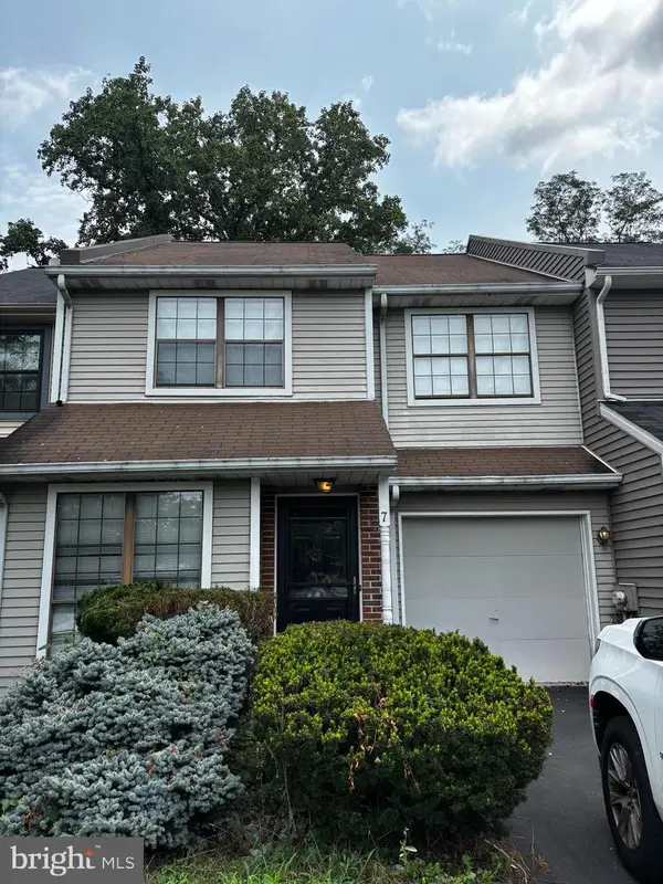 7 E Ridge Mews, NEWTOWN, PA 18940