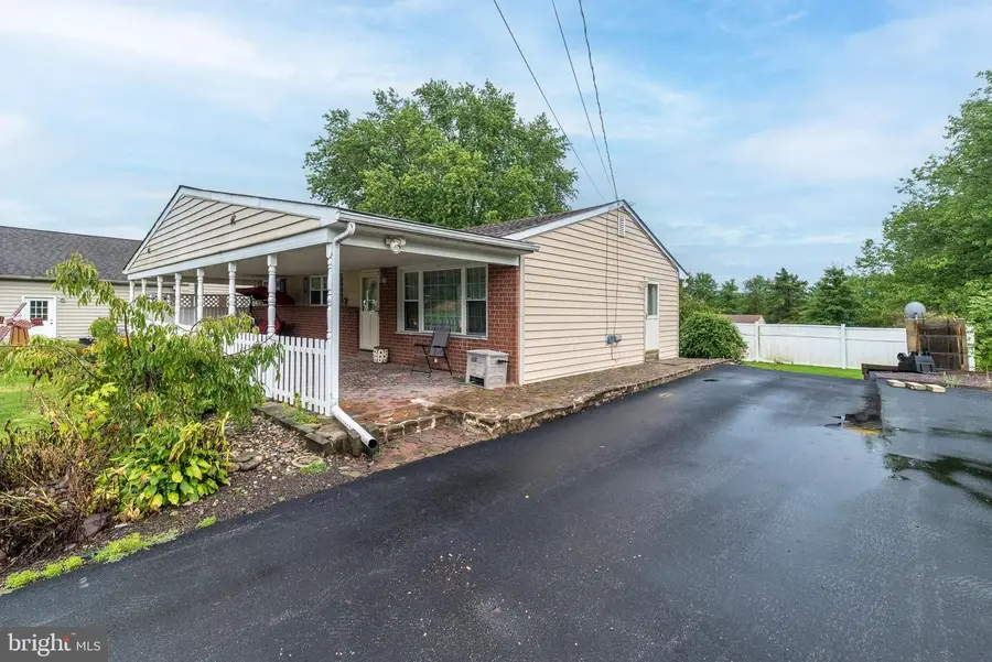 10 Mountain View Rd, Kintnersville, PA 18930 - #2