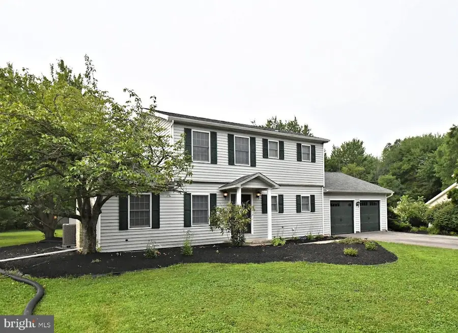 214 Crest Dr, Sellersville, PA 18960 - #2
