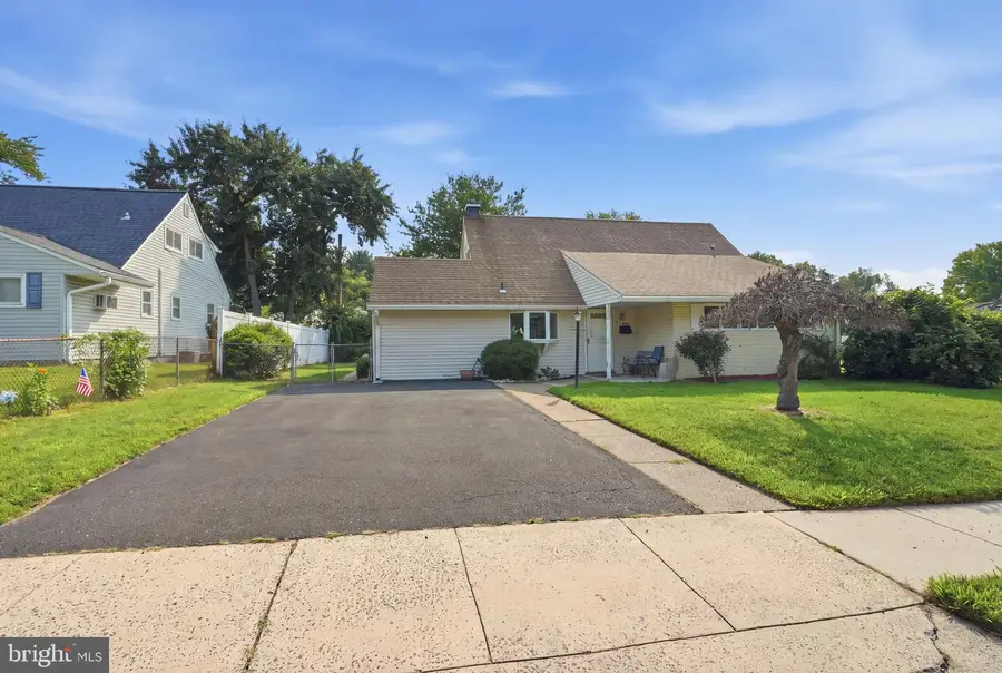 116 Highland Park Dr, Levittown, PA 19056 - #3