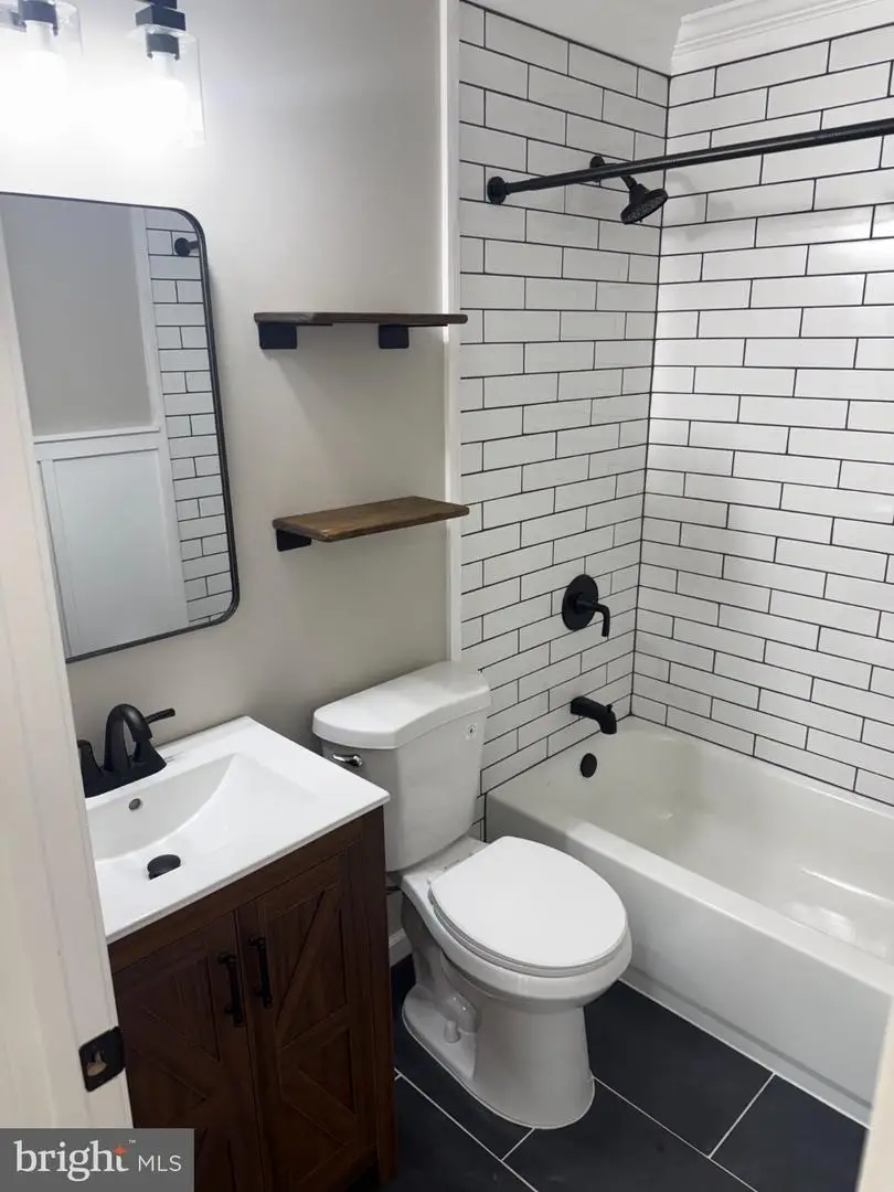 34 Mistletoe Ln, Levittown, PA 19054 - #3