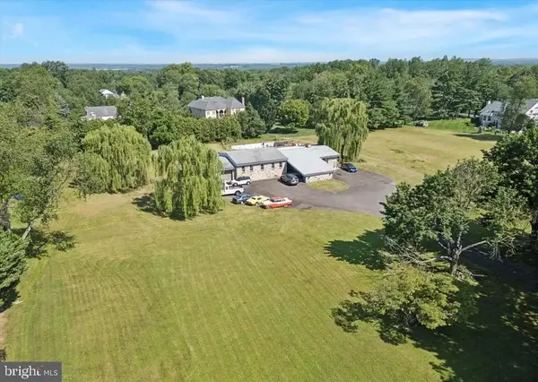 290 Hatboro Rd, IVYLAND, PA 18974