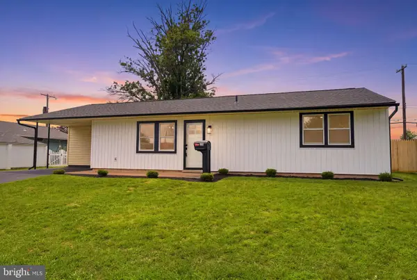 27 Lakeside Dr #w, LEVITTOWN, PA 19054