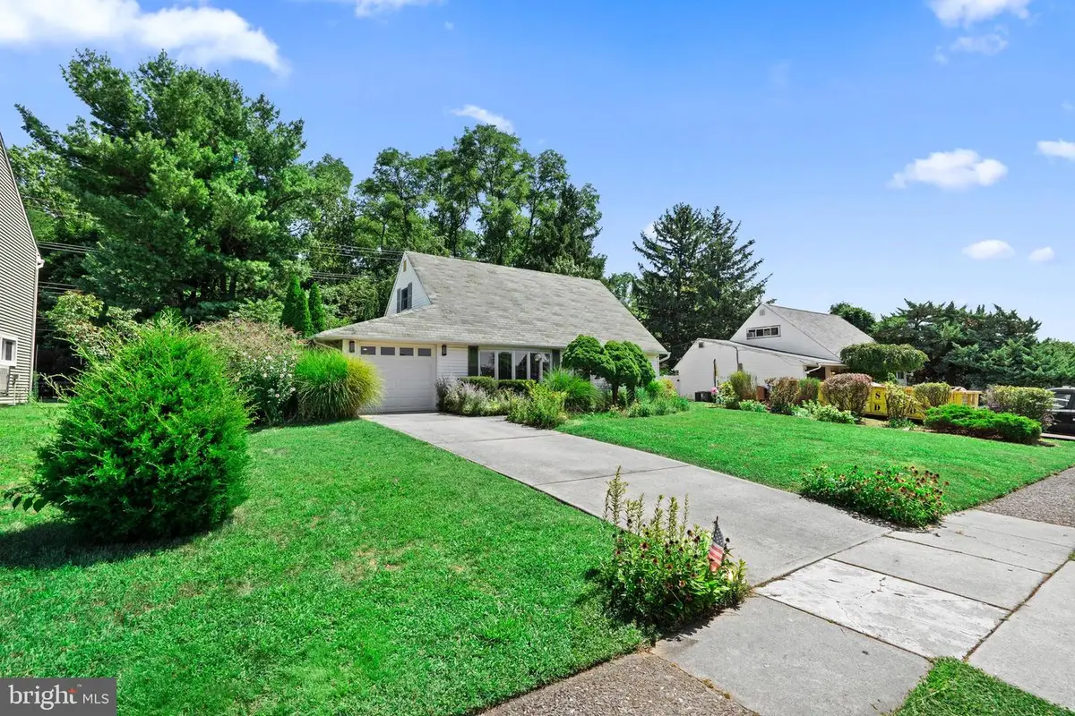 48 Towpath Rd, Levittown, PA 19056 - #1