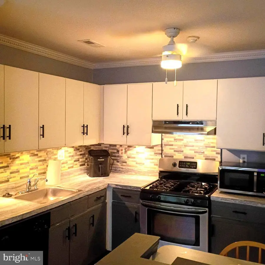 1302 Diamond Dr, Newtown, PA 18940 - #2
