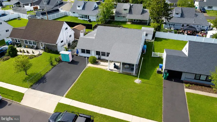 31 Micahill Rd, Levittown, PA 19056 - #2