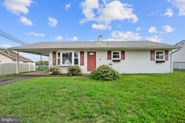 217 Suffolk Rd, FAIRLESS HILLS, PA 19030