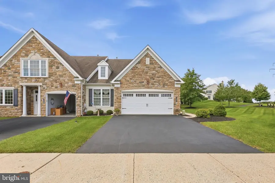 185 Reagan Dr, Sellersville, PA 18960 - #2