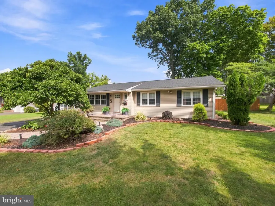906 Big Oak Rd, Yardley, PA 19067 - #2