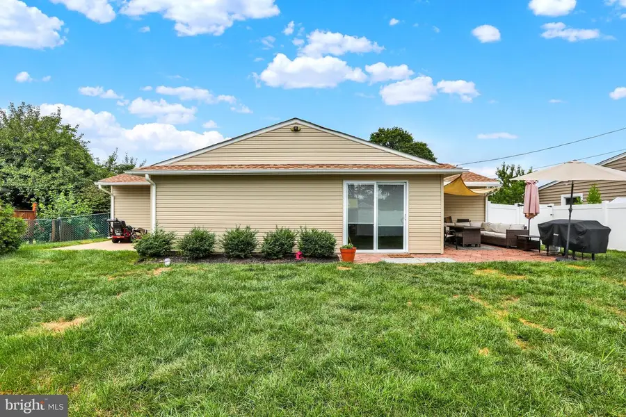 42 Burning Bush Ln, Levittown, PA 19054 - #3