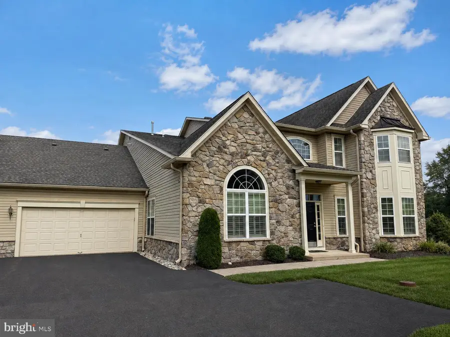 124 Thornhill Ln, Newtown, PA 18940 - #2
