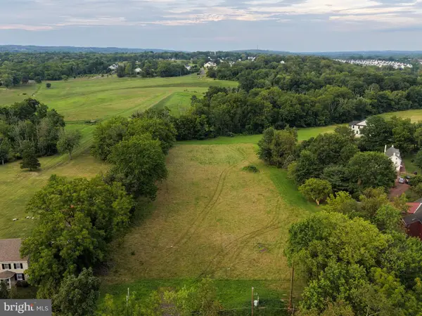 9 Barry Rd, CHALFONT, PA 18914