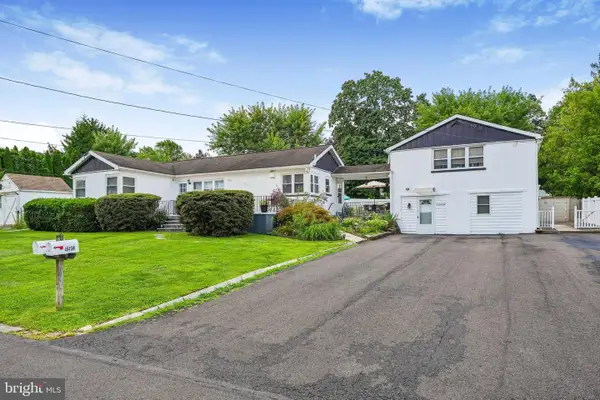 4640 Magnolia Ave, FEASTERVILLE TREVOSE, PA 19053