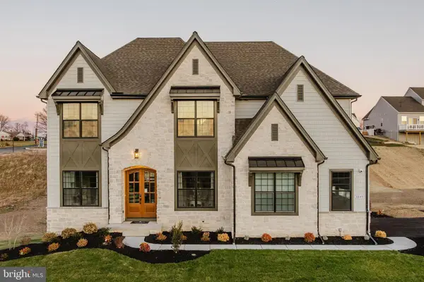 1849 Enclave Dr, QUAKERTOWN, PA 18951