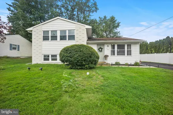 1104 Fitch Pl, WARMINSTER, PA 18974