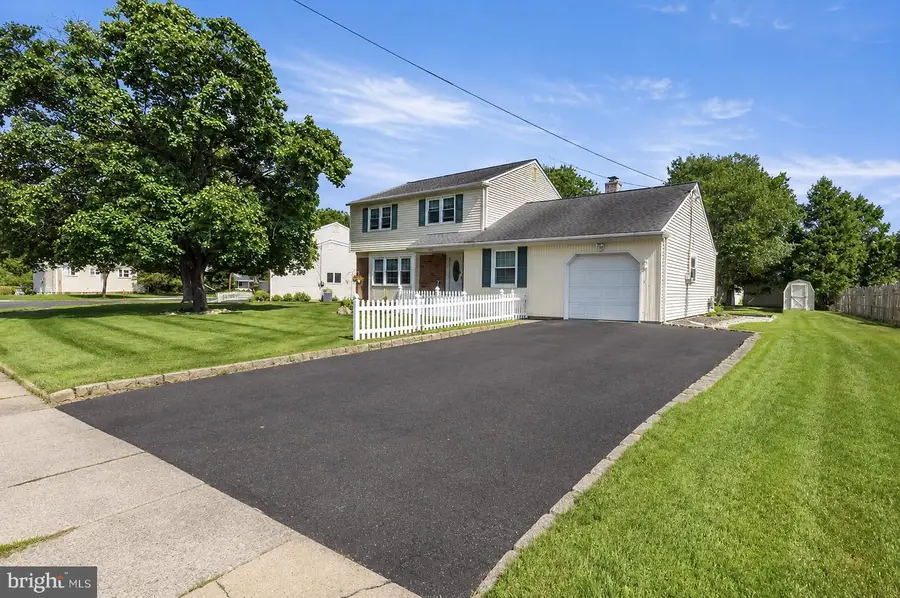 1091 Log College Dr, Warminster, PA 18974 - #2