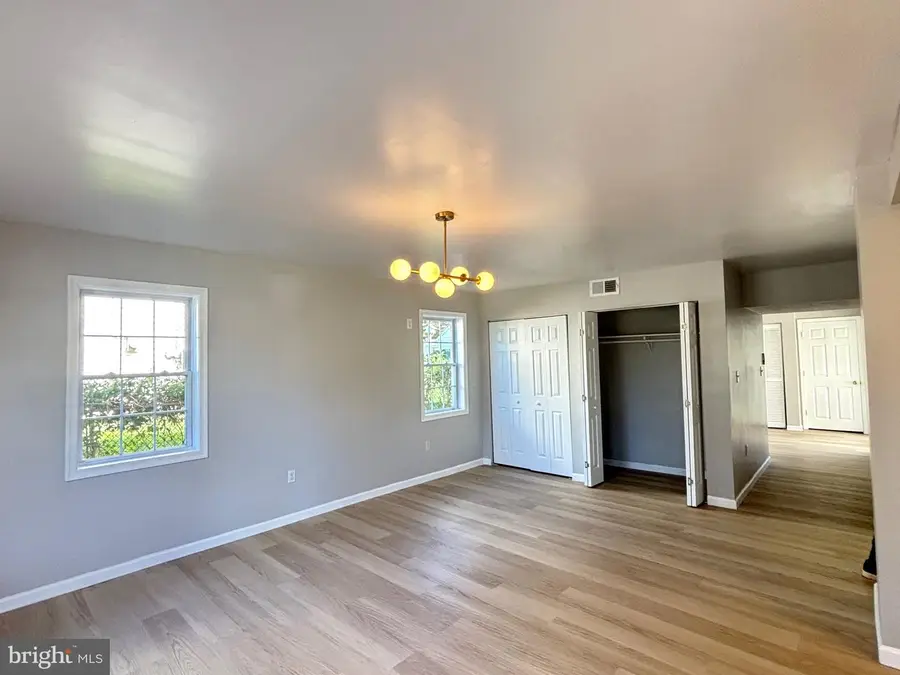 103 Holly Dr, Levittown, PA 19055 - #3