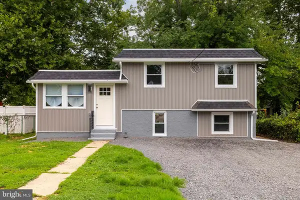 3704 Spruce St, BRISTOL, PA 19007