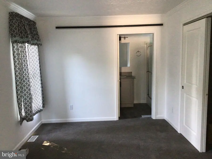 20 Kennedy Dr, Fairless Hills, PA 19030 - #3