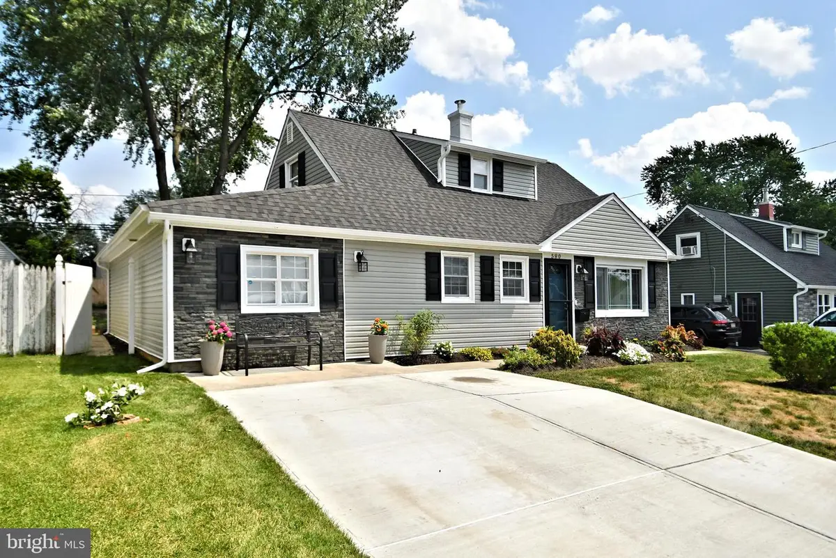 580 Carlisle Dr, Morrisville, PA 19067 - #1