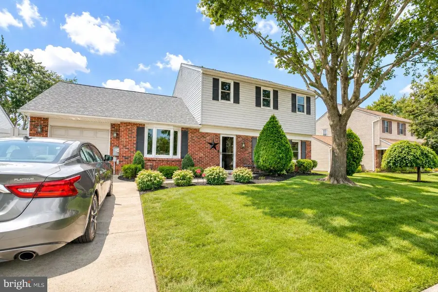 519 S Queen Anne Dr, Fairless Hills, PA 19030 - #3