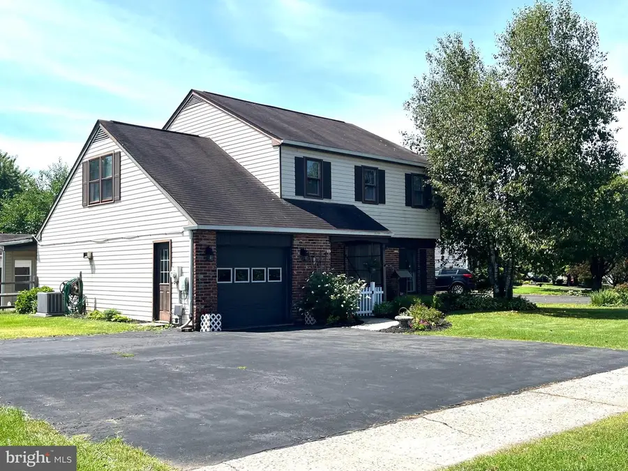 881 Depot Ln, Quakertown, PA 18951 - #2