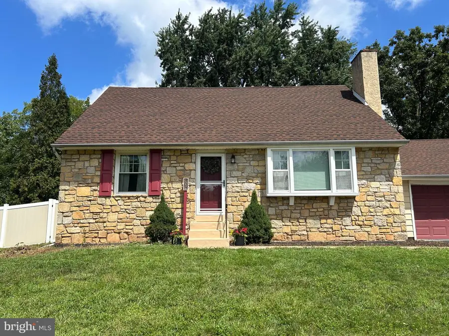 123 Hampshire Dr, Chalfont, PA 18914 - #2