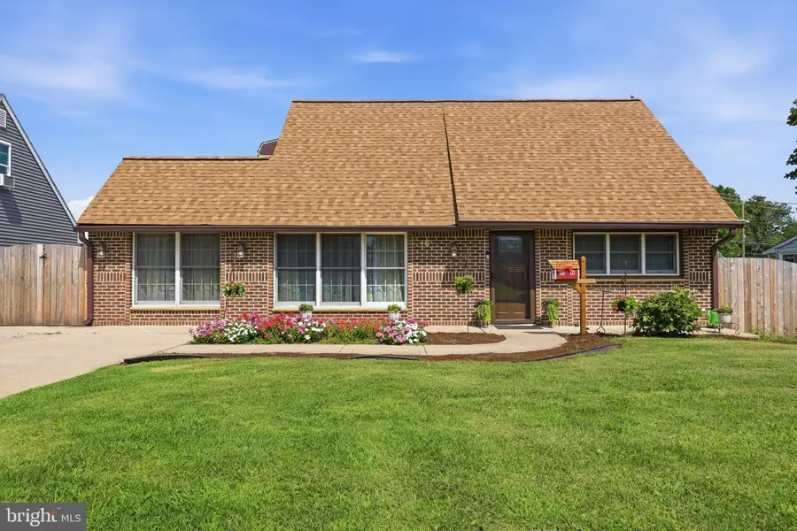 16 Parkside Cir, Levittown, PA 19056 - #3