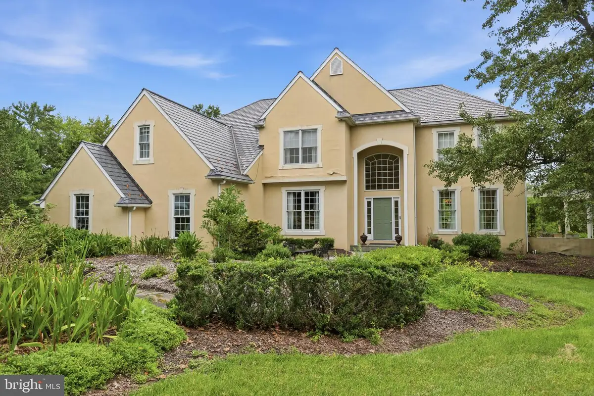 17 Davis Dr, Washington Crossing, PA 18977 - #1