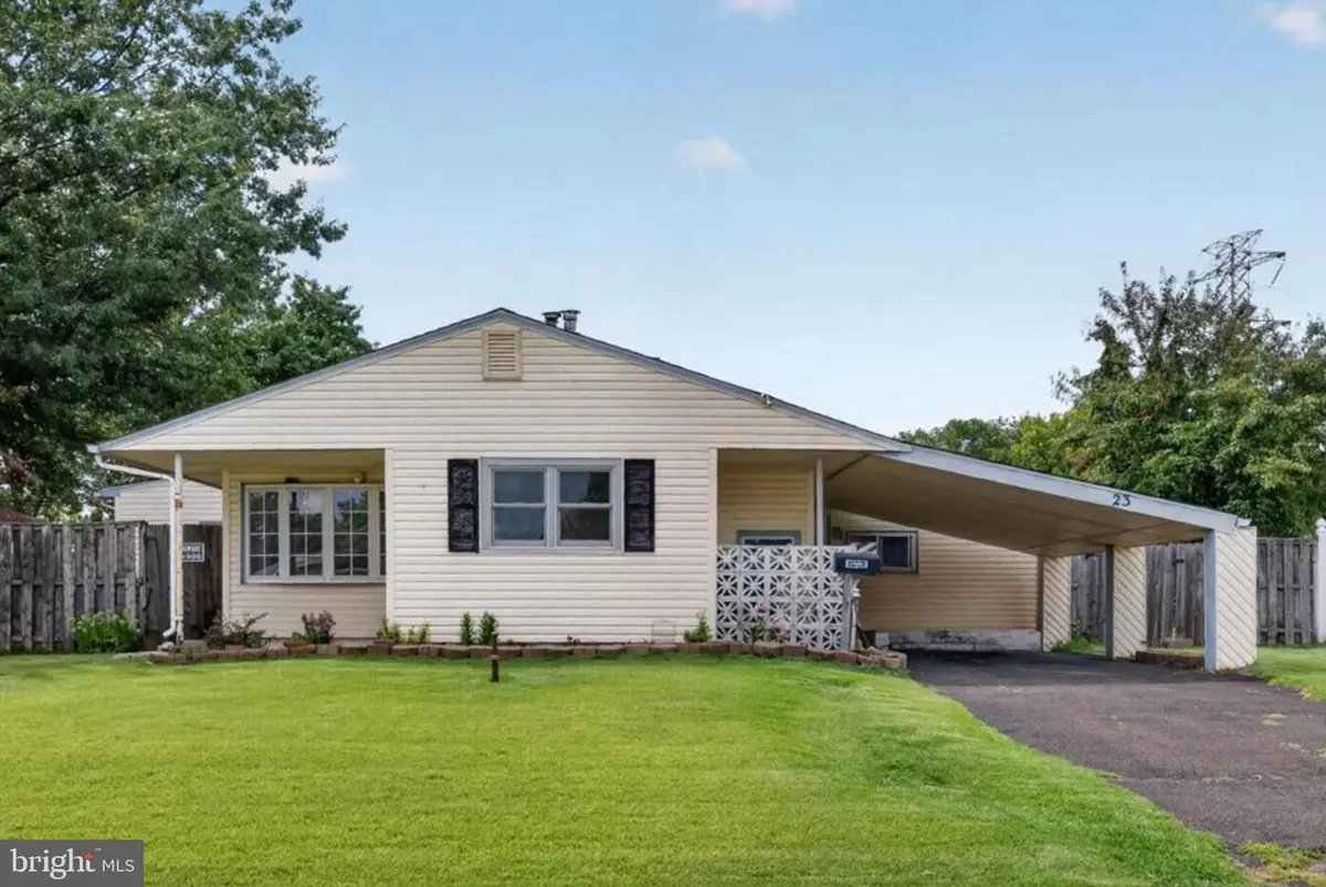23 Disk Ln, Levittown, PA 19055 - #1