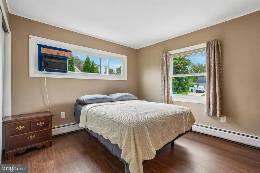 20 Kindle Ln, Levittown, PA 19055 - #2