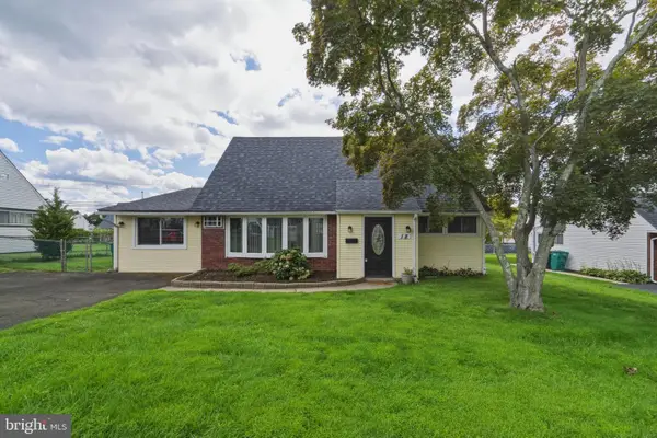 18 Tinder Rd, LEVITTOWN, PA 19056