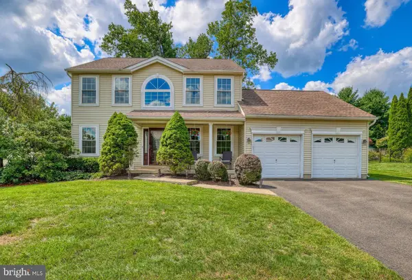 3 Par Dr, LANGHORNE, PA 19047