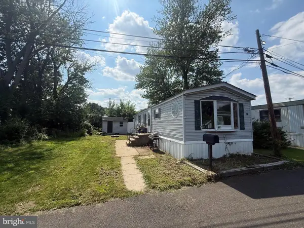 73 Harrison Dr, FAIRLESS HILLS, PA 19030