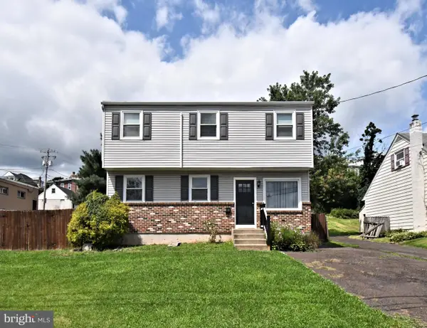 30 S 2nd St, PERKASIE, PA 18944