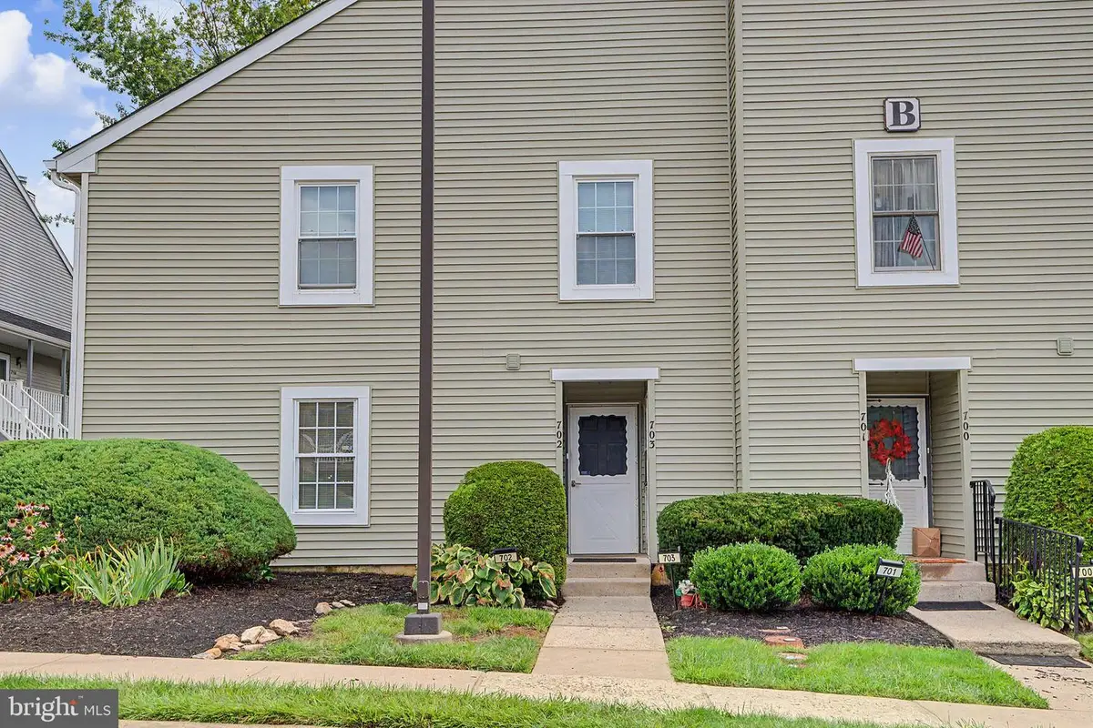 702 E Parker St, Langhorne, PA 19047 - #1