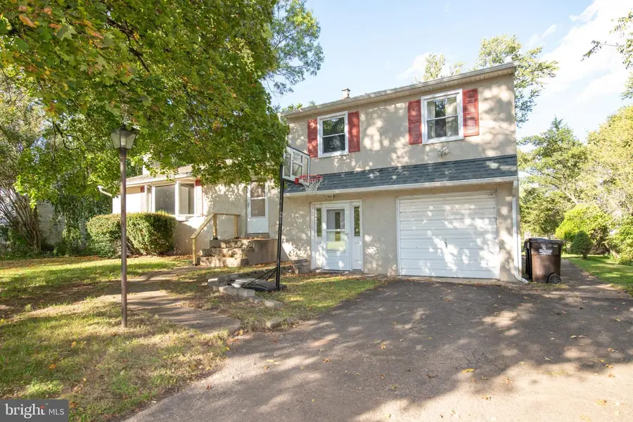 921 W Bristol Rd, Warminster, PA 18974 - #3