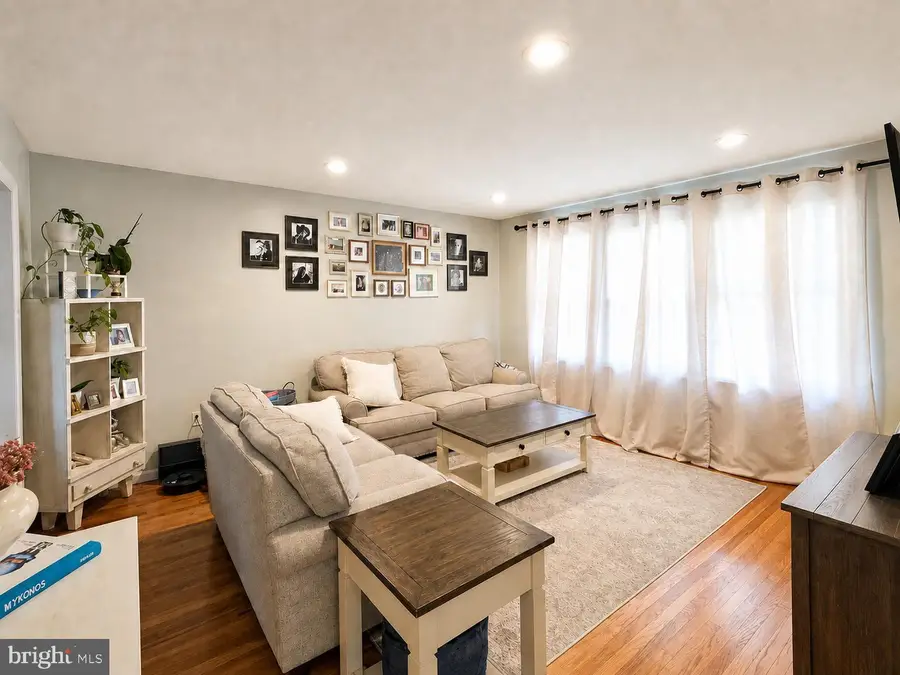 21 Lions Dr, Morrisville, PA 19067 - #2