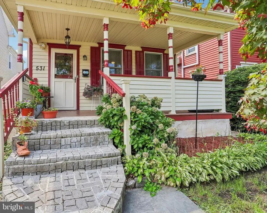 531 Crown St, Morrisville, PA 19067 - #3