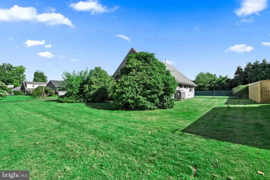 36 Shadywood Rd, Levittown, PA 19056 - #3