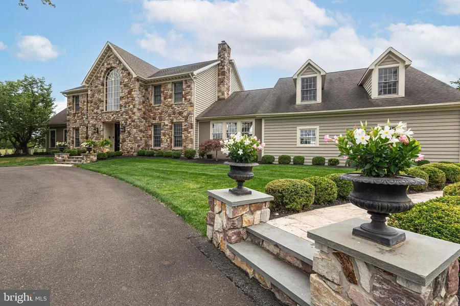 1349 Wrightstown Rd, Newtown, PA 18940 - #2
