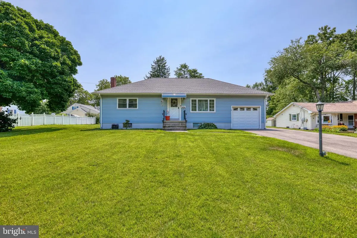 240 Walnut Ln, Yardley, PA 19067 - #1