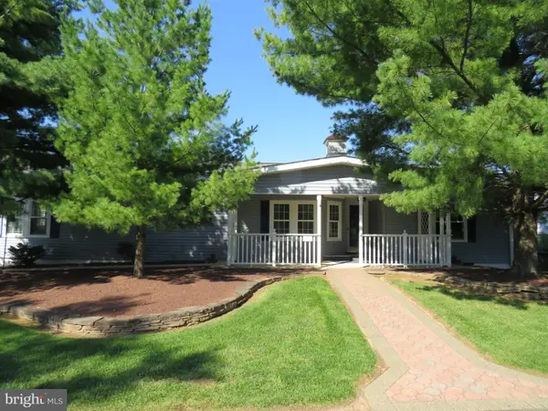 497 Goldenrod Xing W, NEW HOPE, PA 18938