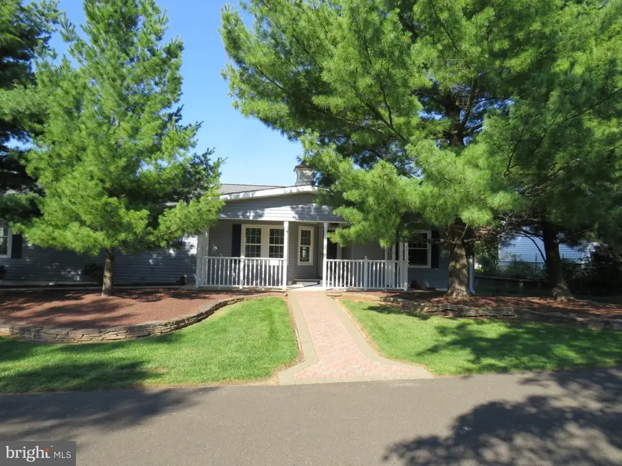 497 Goldenrod Xing W, New Hope, PA 18938 - #2