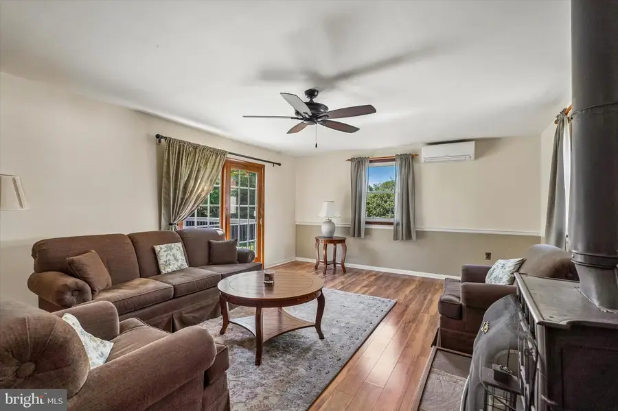 312 Elm St, Warminster, PA 18974 - #2