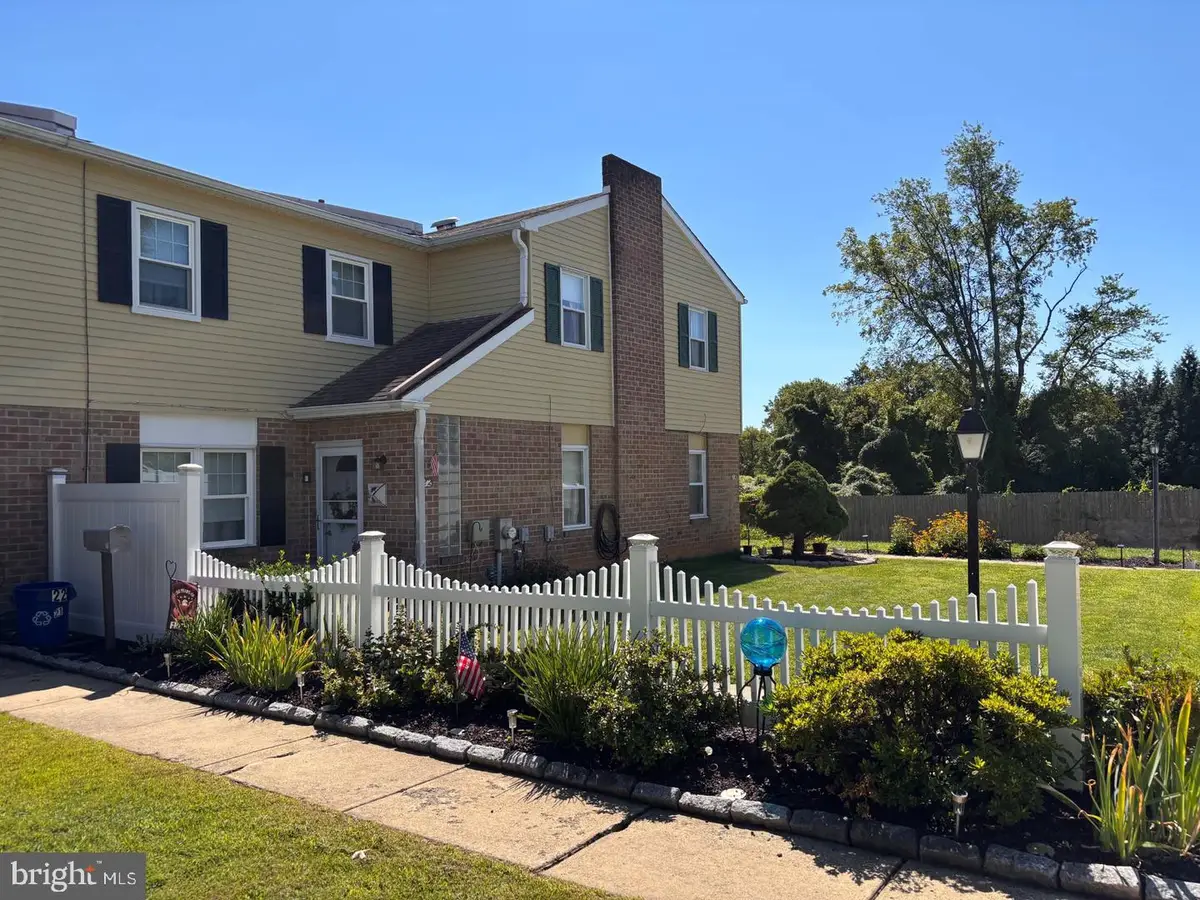22 Hollybrooke Dr, Langhorne, PA 19047 - #1