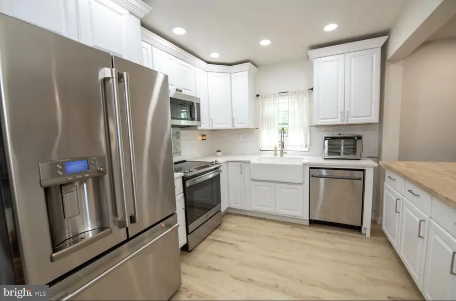 19 Narcissus Lane, Levittown, PA 19054 - #2